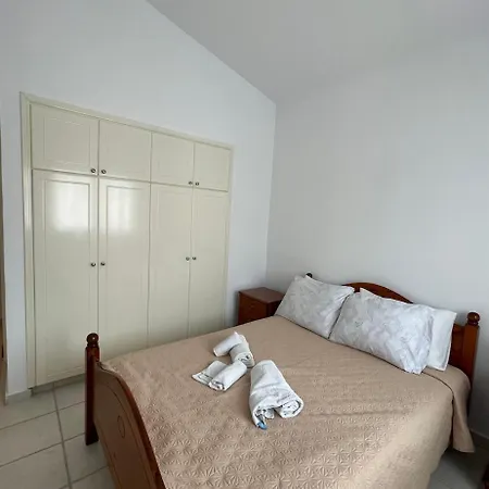 Corner Townhouse In Regina Gardens, Apartament *