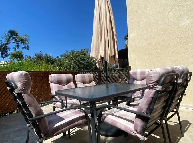 Daire Corner Townhouse In Regina Gardens, *