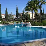 Corner Townhouse In Regina Gardens, Appartement Paphos